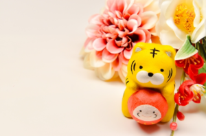 新年のご挨拶（オフィス真向いの御先神社より）